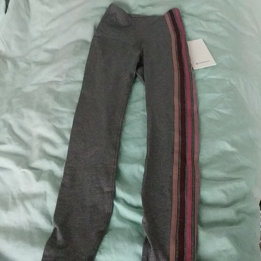 NWT Lululemon Take a Hint tight